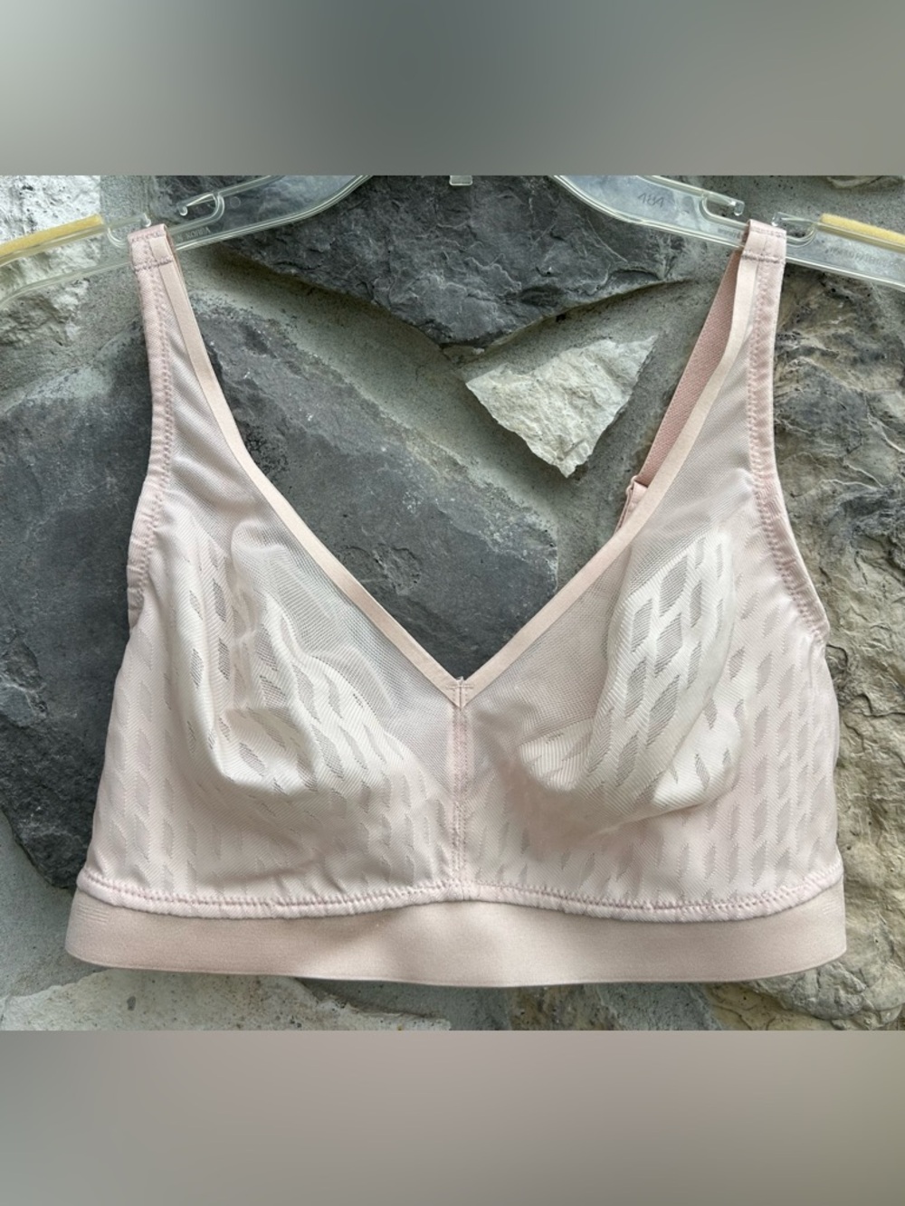 Wacoal Elevated Allure Wire Free Bra 852336 Size 36D Nude Unpadded Support